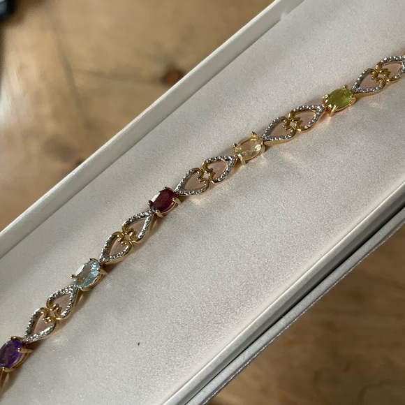 18K Gold Plated Bracelet - Picture 3 of 3